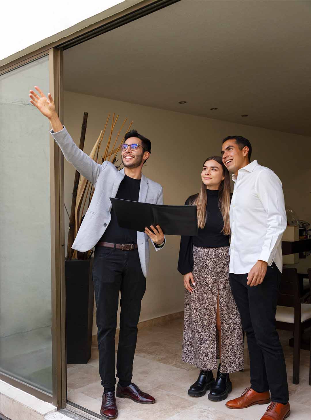 How It Works: HiThere AI Virtual Receptionist answering tenant calls, managing bookings, and logging interactions in iHub CRM.